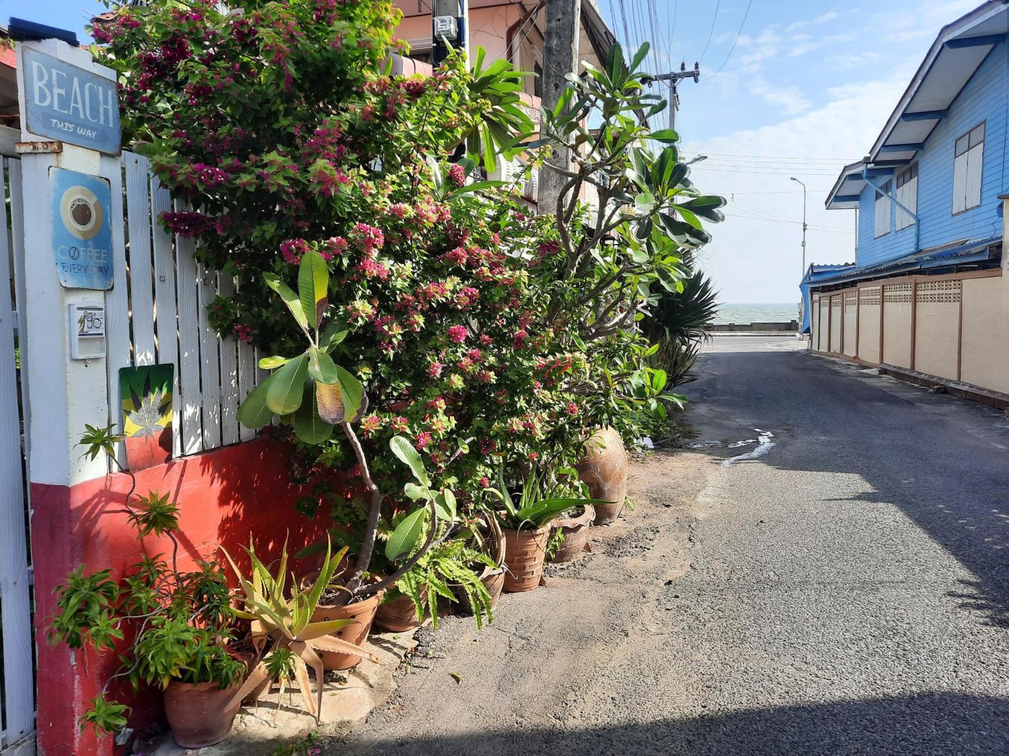Thaimex Cafe & Homestay Backpackers- Adults Only Prachuap Khiri Khan Exterior photo